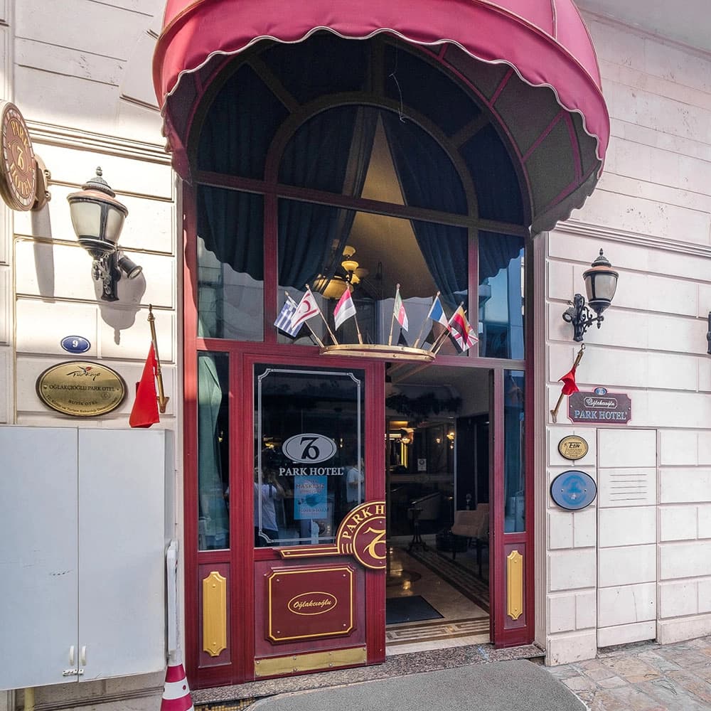 Park Hotel Giriş